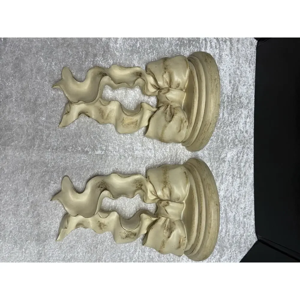 Distressed bow wall mount Floating shelf Resin bedroom bathroom EUC Set of 2